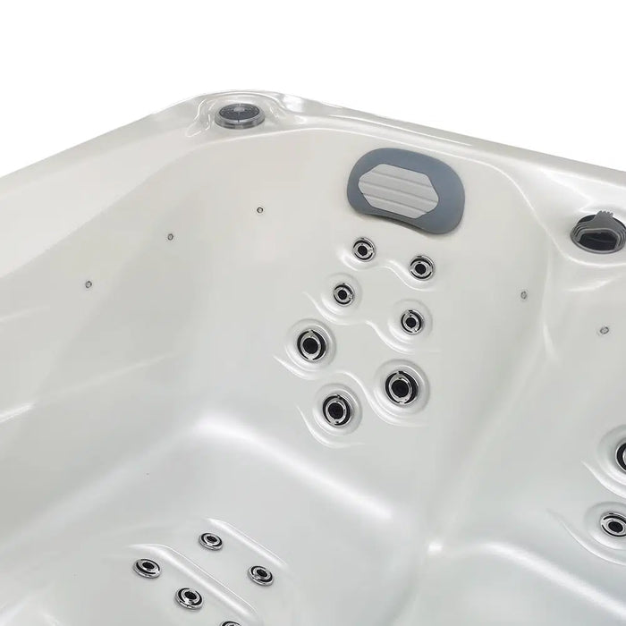Outdoor 3–4-Seater Outdoor Hot Tub – 44 Jets, 3 kW Heater, Ozone, LEDs & Bluetooth