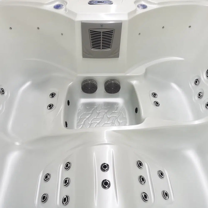 Outdoor 3–4-Seater Outdoor Hot Tub – 44 Jets, 3 kW Heater, Ozone, LEDs & Bluetooth