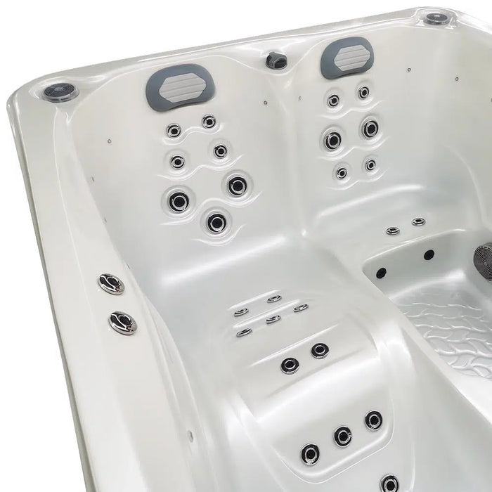Outdoor 3–4-Seater Outdoor Hot Tub – 44 Jets, 3 kW Heater, Ozone, LEDs & Bluetooth
