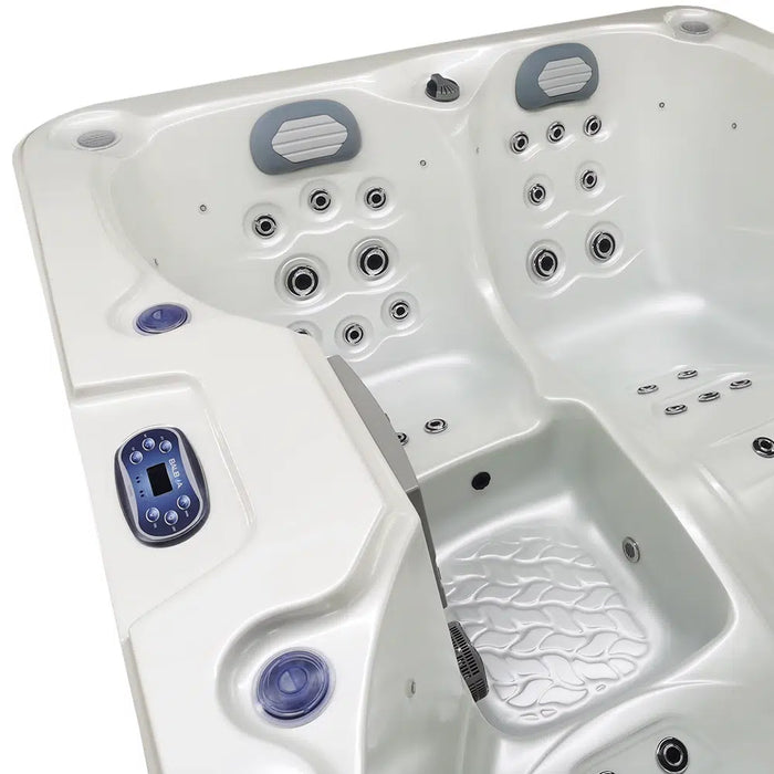 Outdoor 3–4-Seater Outdoor Hot Tub – 44 Jets, 3 kW Heater, Ozone, LEDs & Bluetooth