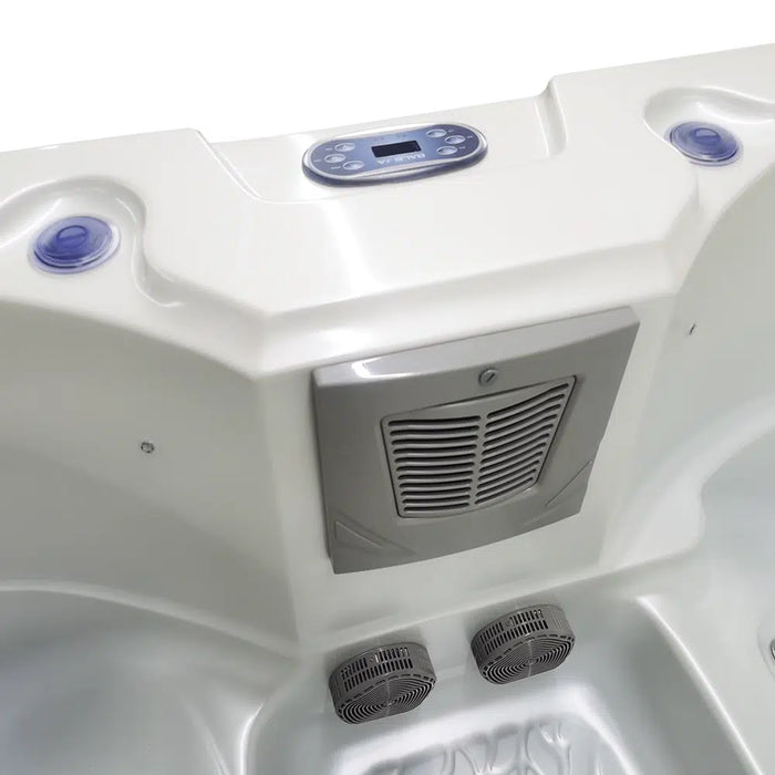 Outdoor 3–4-Seater Outdoor Hot Tub – 44 Jets, 3 kW Heater, Ozone, LEDs & Bluetooth