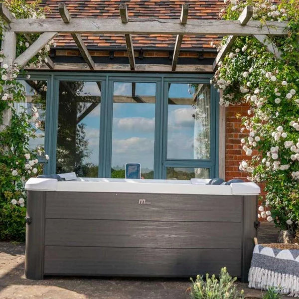 MSPA Oslo | 6 Seater | Square Frame Hot Tub