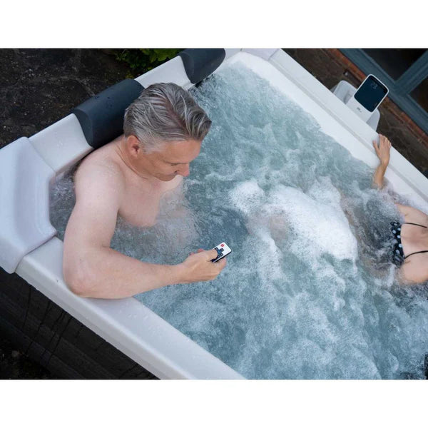 MSPA Oslo | 6 Seater | Square Frame Hot Tub