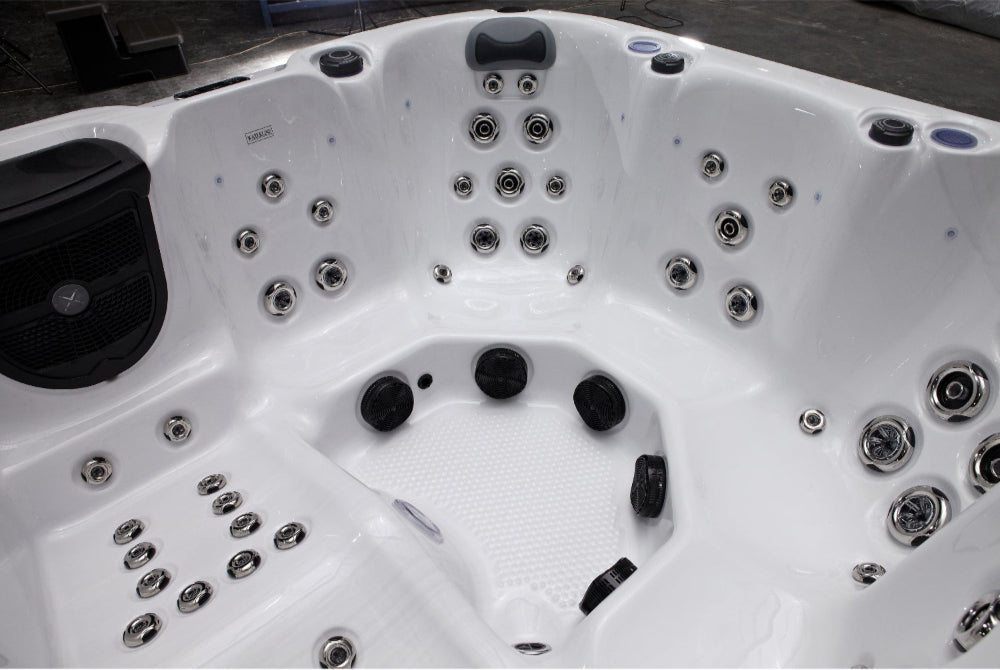 Outdoor 6-Seater Hot Tub – 59 Jets, Dual 2 HP Pumps, 3 kW Heater, Wrap-Around Insulation & LEDs